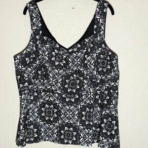 Torrid Blouse Women's Size 3 (3X) Black White‎ Lace Design Peplum Tunic